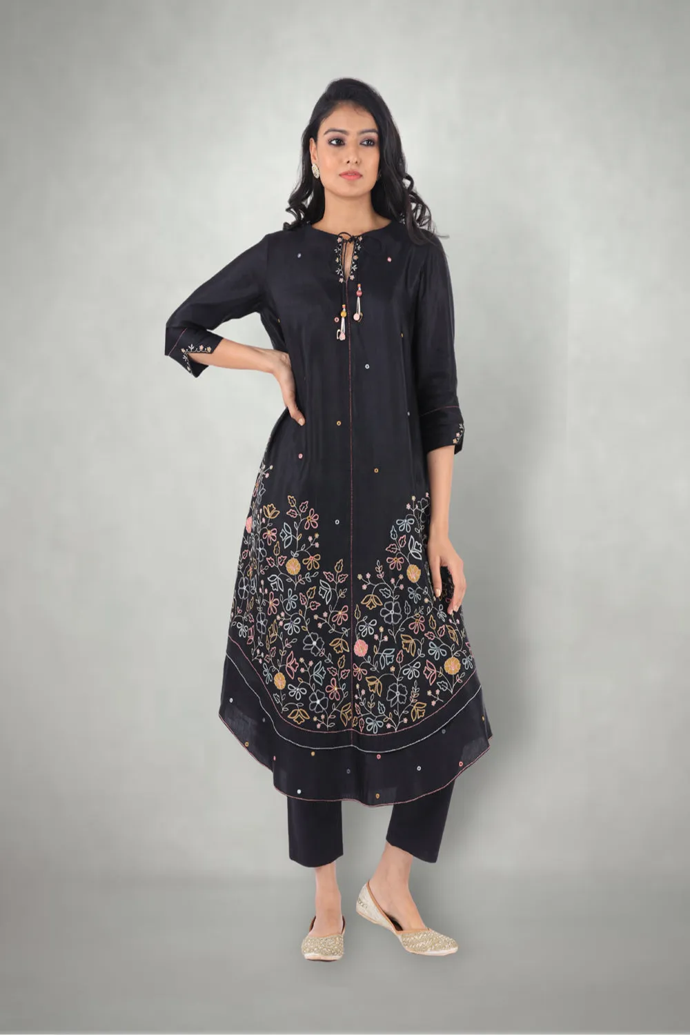 Black  Aari &  Mirror Work Suit Set