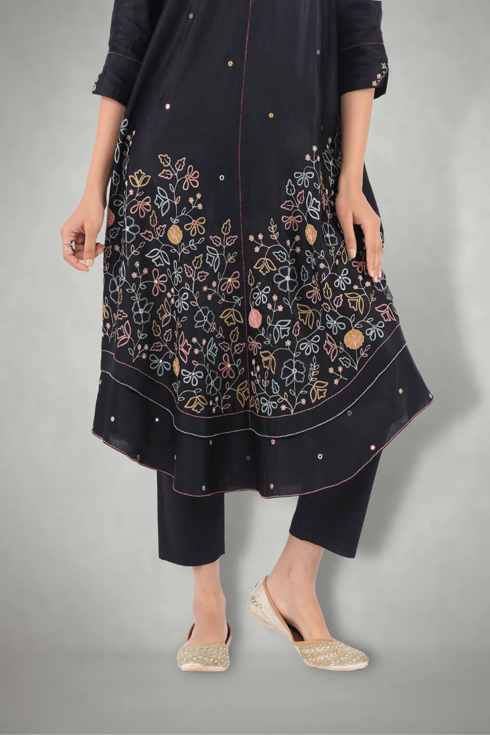 Black  Aari &  Mirror Work Suit Set