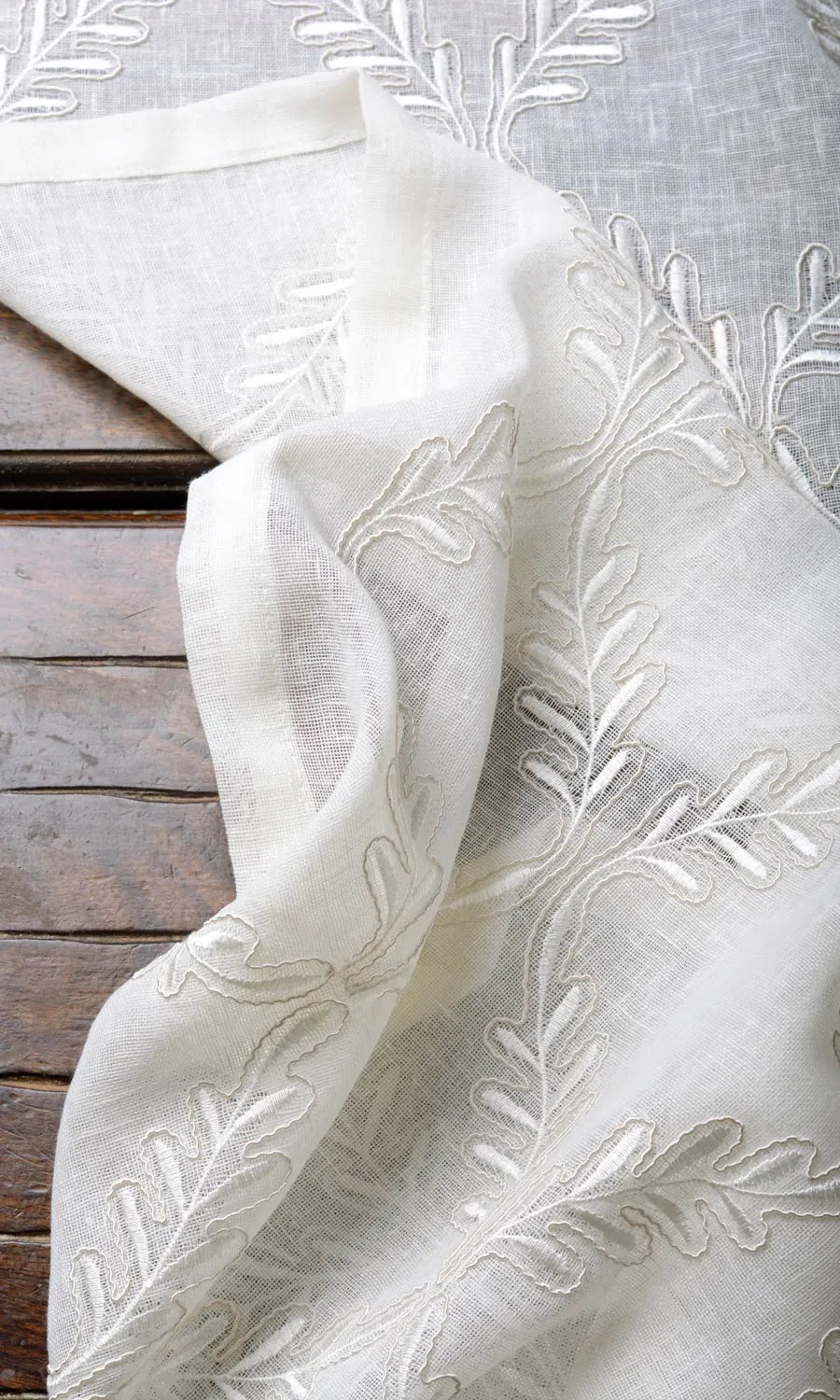 'Crisp Linen' Sheer Floral Embroidery Blinds (White/ Cream)