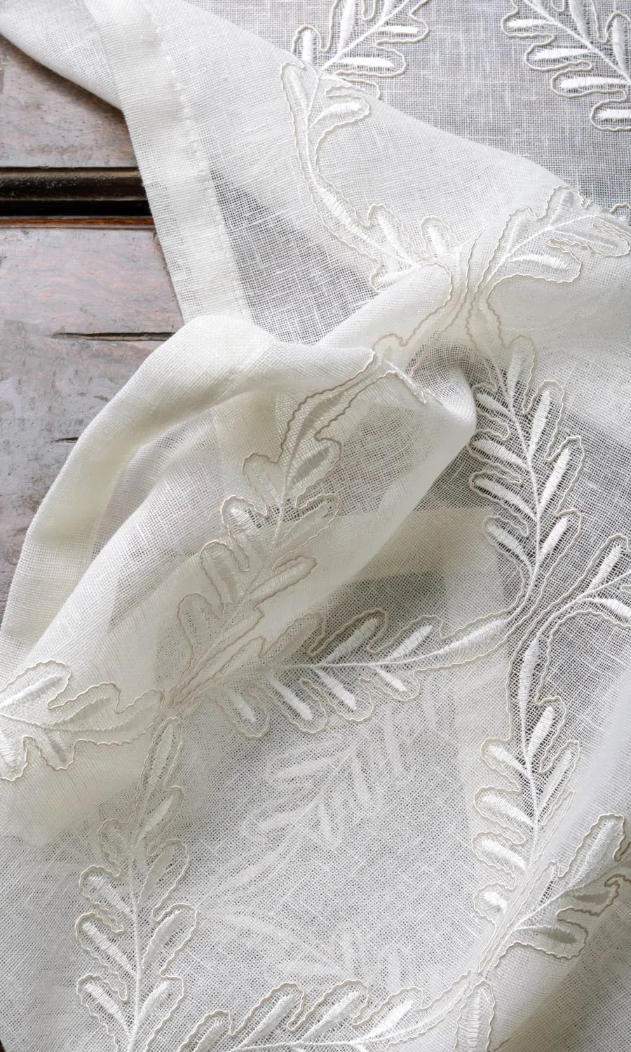 'Crisp Linen' Sheer Floral Embroidery Blinds (White/ Cream)