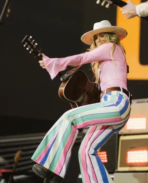 Final Sale ✨Lainey Wilson Brushpopper Wrangler Vintage Flares