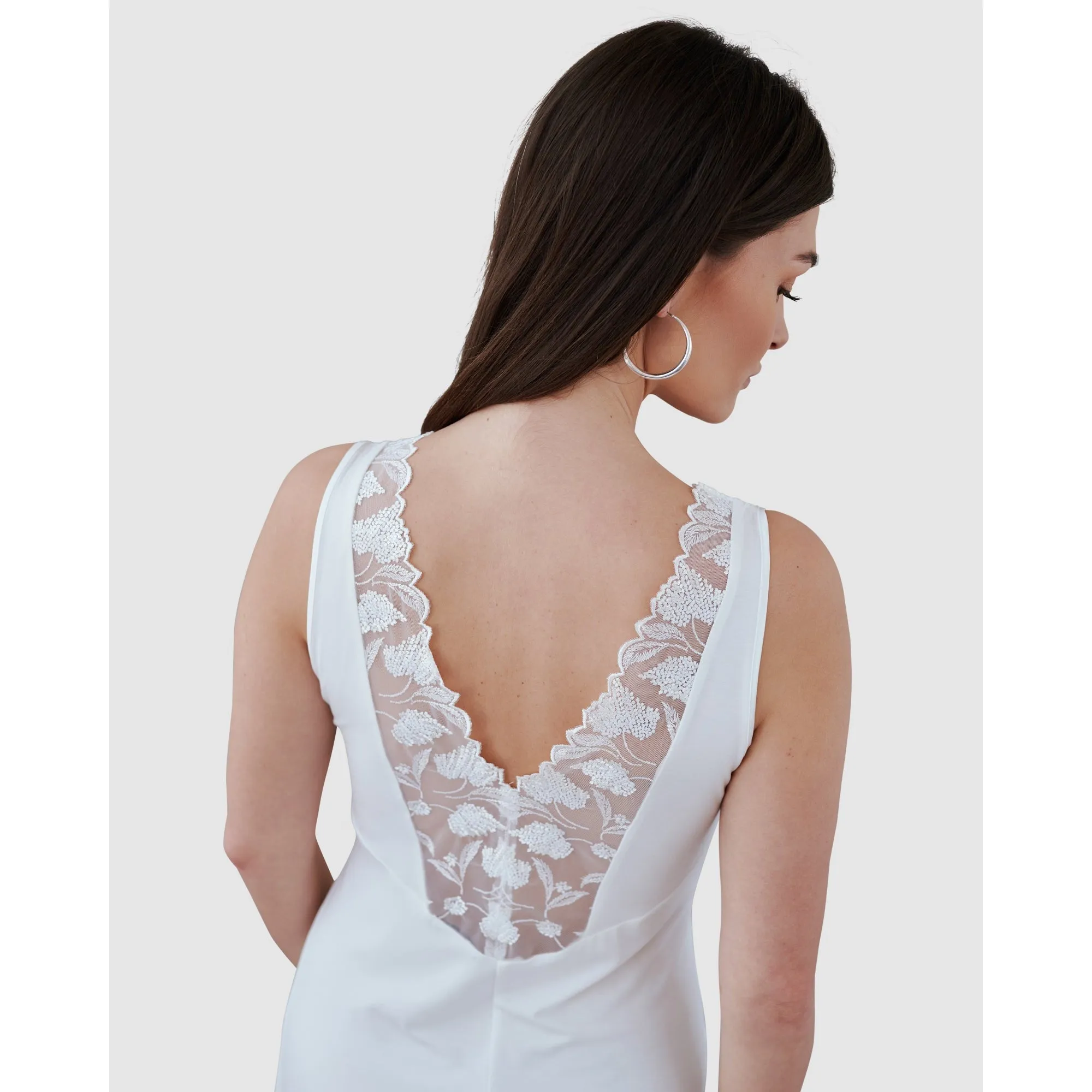 Short Viscose Nightie with Embroidery