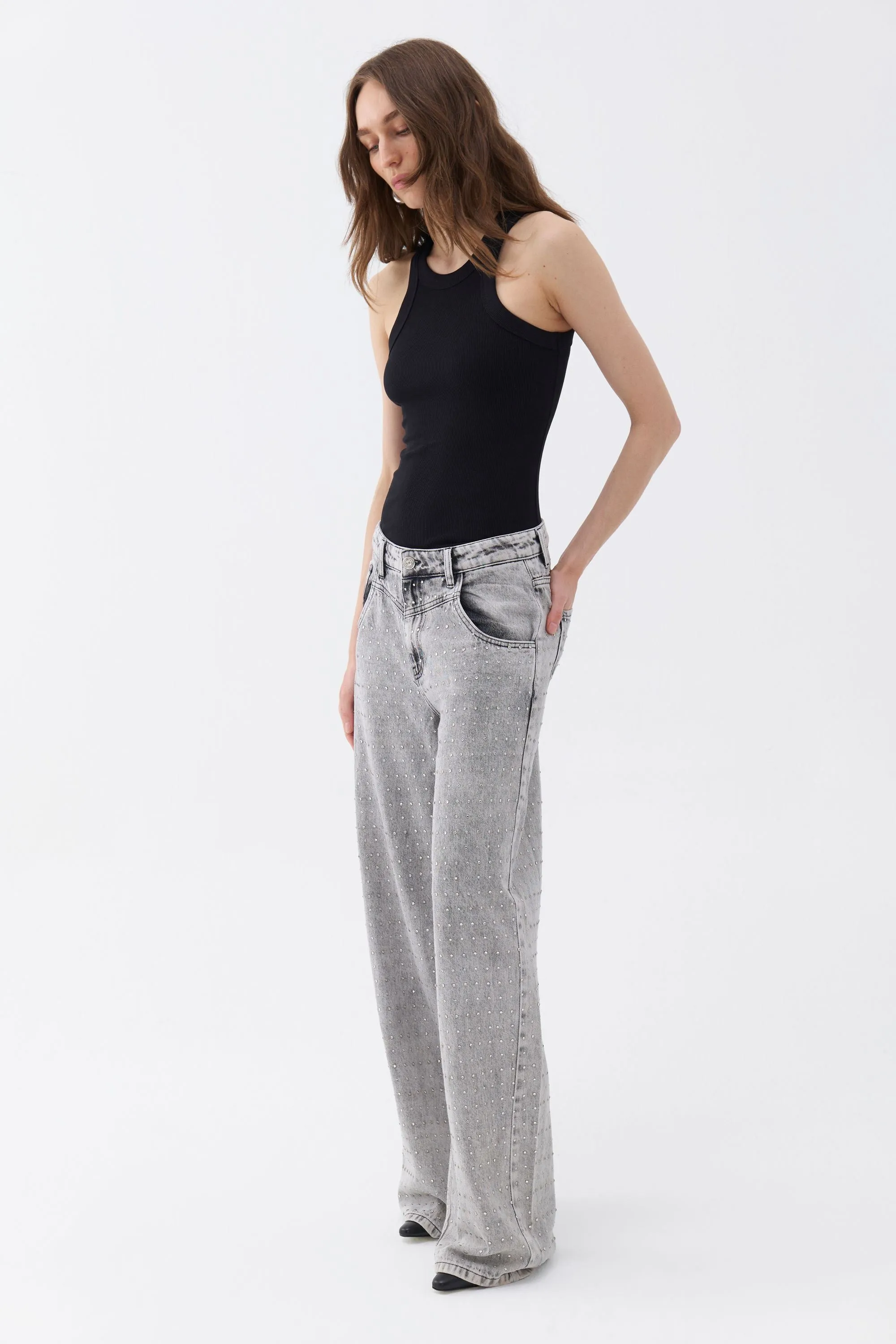 Stone Embroidered Boyfriend Jeans