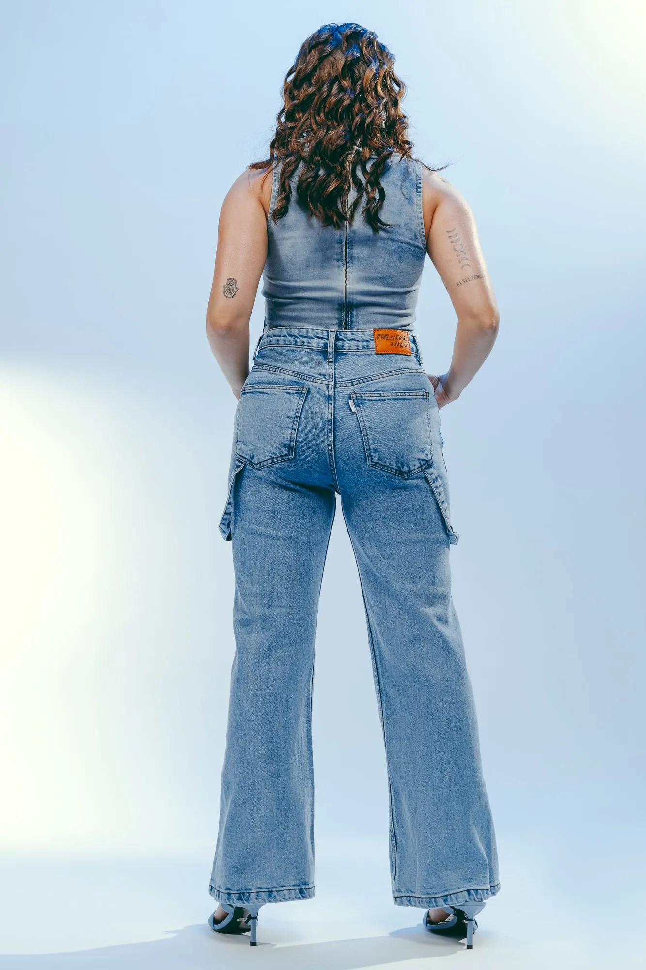 Wavy Seamed Light Washed Jeans